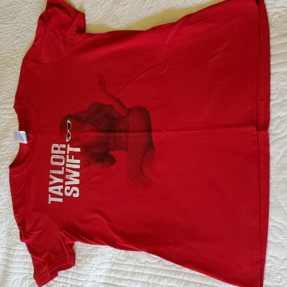 New Red Tour Taylor Swift Shiet